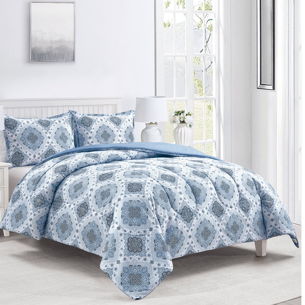 3 Piece Reversible King Comforter Set Blue and White Print - Picture 2 of 6